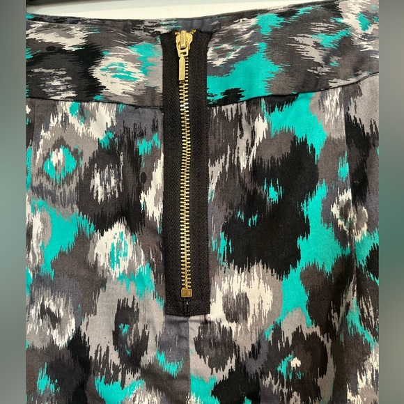 Express Design Studio A- Line Unlined Front Pleat Back Zip Skirt Pockets - Picture 3 of 9